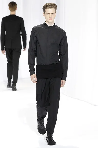 Look 13